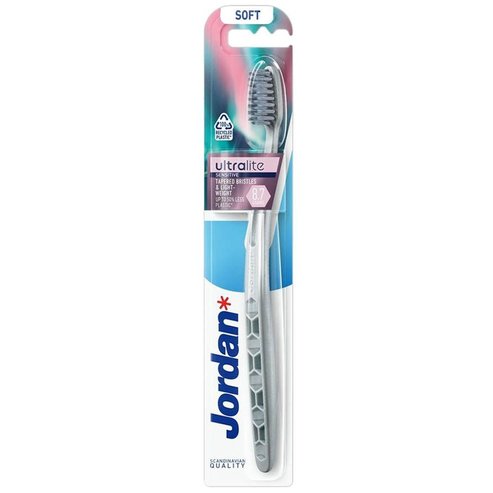 Jordan Ultralite Toothbrush Soft 1 брой Код 310094 - Светло син